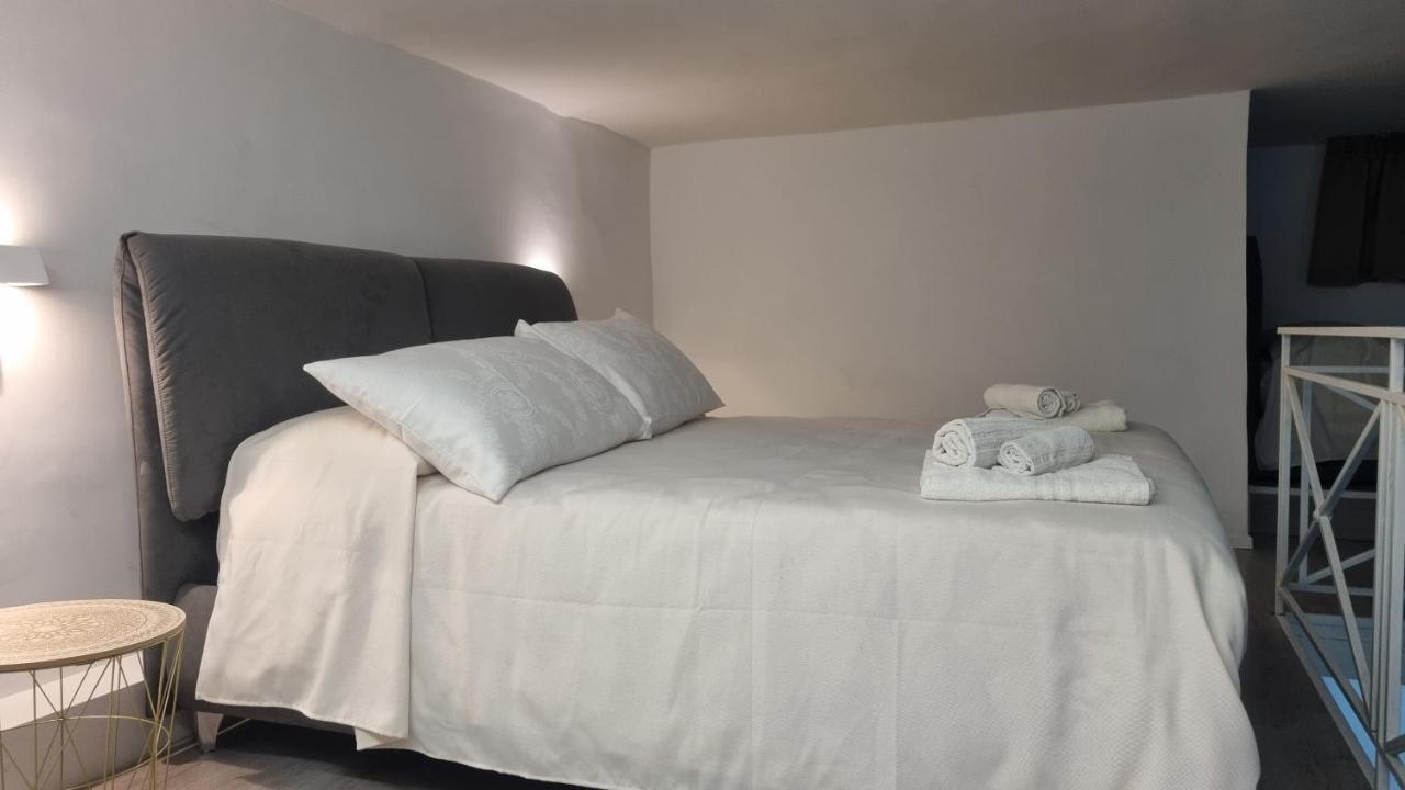 Residenza Carafa - Rc - My Place เนเปิลส์ ภายนอก รูปภาพ