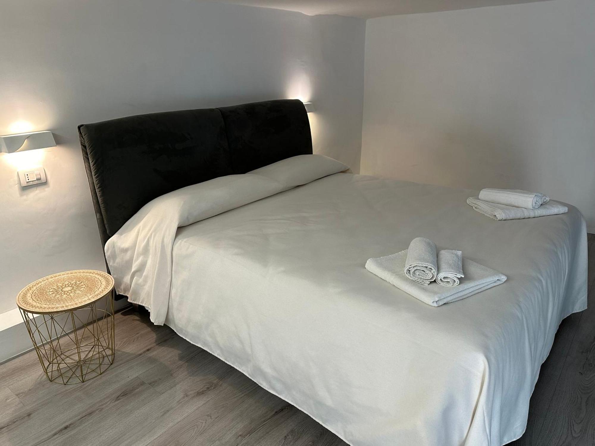 Residenza Carafa - Rc - My Place เนเปิลส์ ภายนอก รูปภาพ